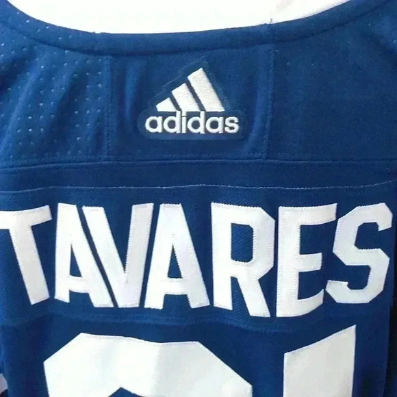 John Tavares  jersey - Picture 5 of 7
